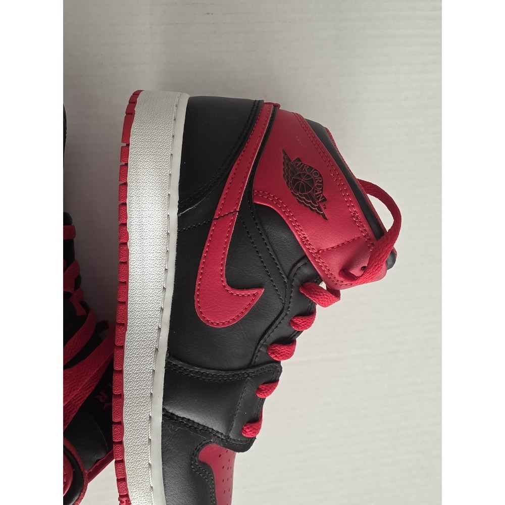 Nike Air Jordan 1 Mid Youth Size 6.5Y Black Red Sneakers DQ8423-060 - Picture 3 of 14